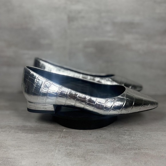 Aquatalia Shoes Womens Size 6 Silver Croc-Embossed Flats Waterproof Italy - Picture 1 of 11